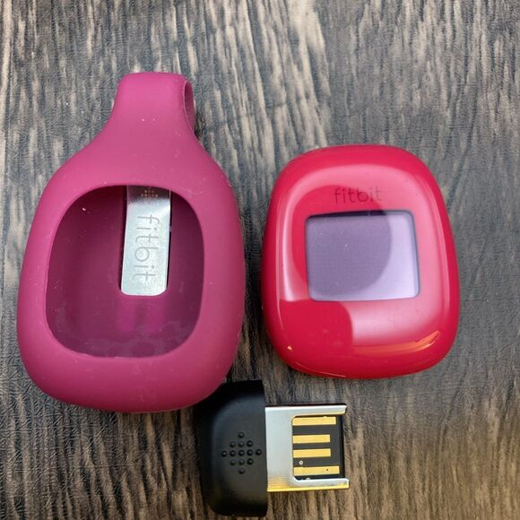 Fitbit Zip Wireless Activity Calories Steps Tracker Clip On Pedometer (Pink) - Picture 1 of 8